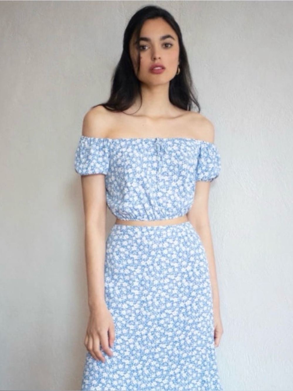 Reformation Alt Off the Shoulder Crop Blouse Size 2 Azzurro Blue White Ditsy